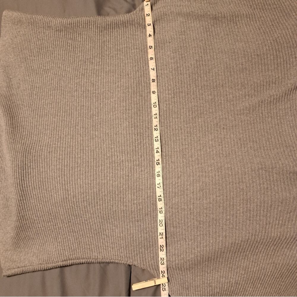 Vince Camuto Gray Ribbed Knit Button Accent Boat Neck Pullover Sweater - Picture 7 of 8